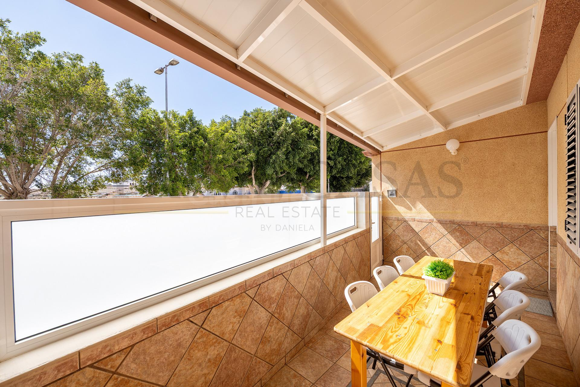 CHALET PAREADO CON AZOTEA Y VISTAS AL MAR
