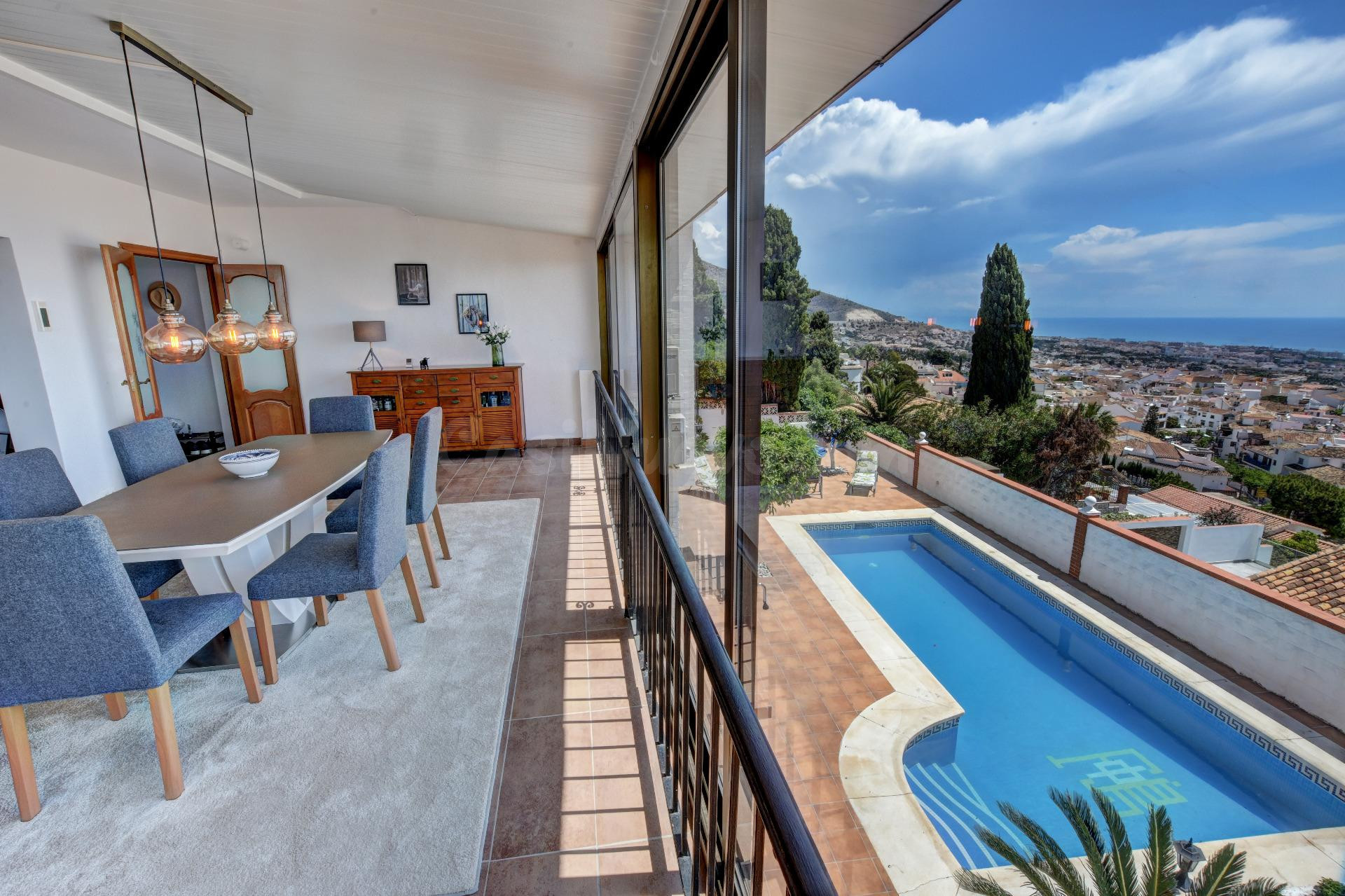 Vistas Panorámicas Exclusivas y Vida de Pueblo en Benalmádena Pueblo!