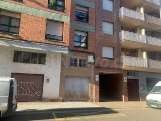 se vende Local bajo zona de Correos y Colegio Santa Ana