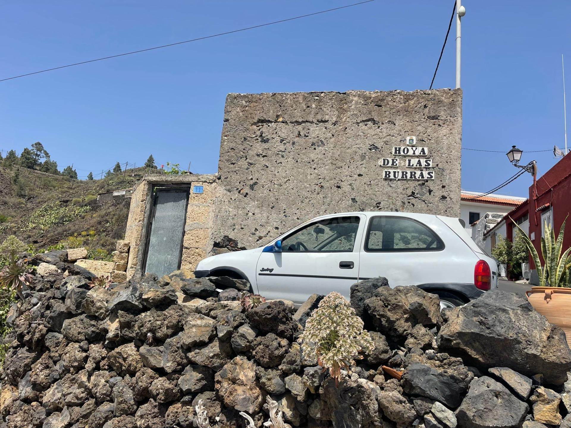 Venta Casa antigua 83 m2 de terreno en casco histórico de Chirche, Vistas al mar espectaculares