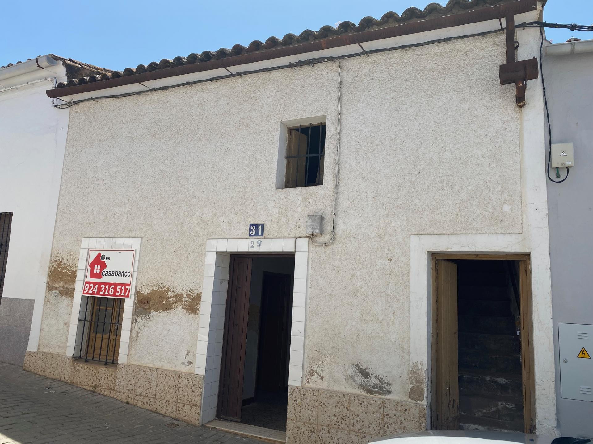 CASABANCO VENDE CASA EN BARCARROTA.