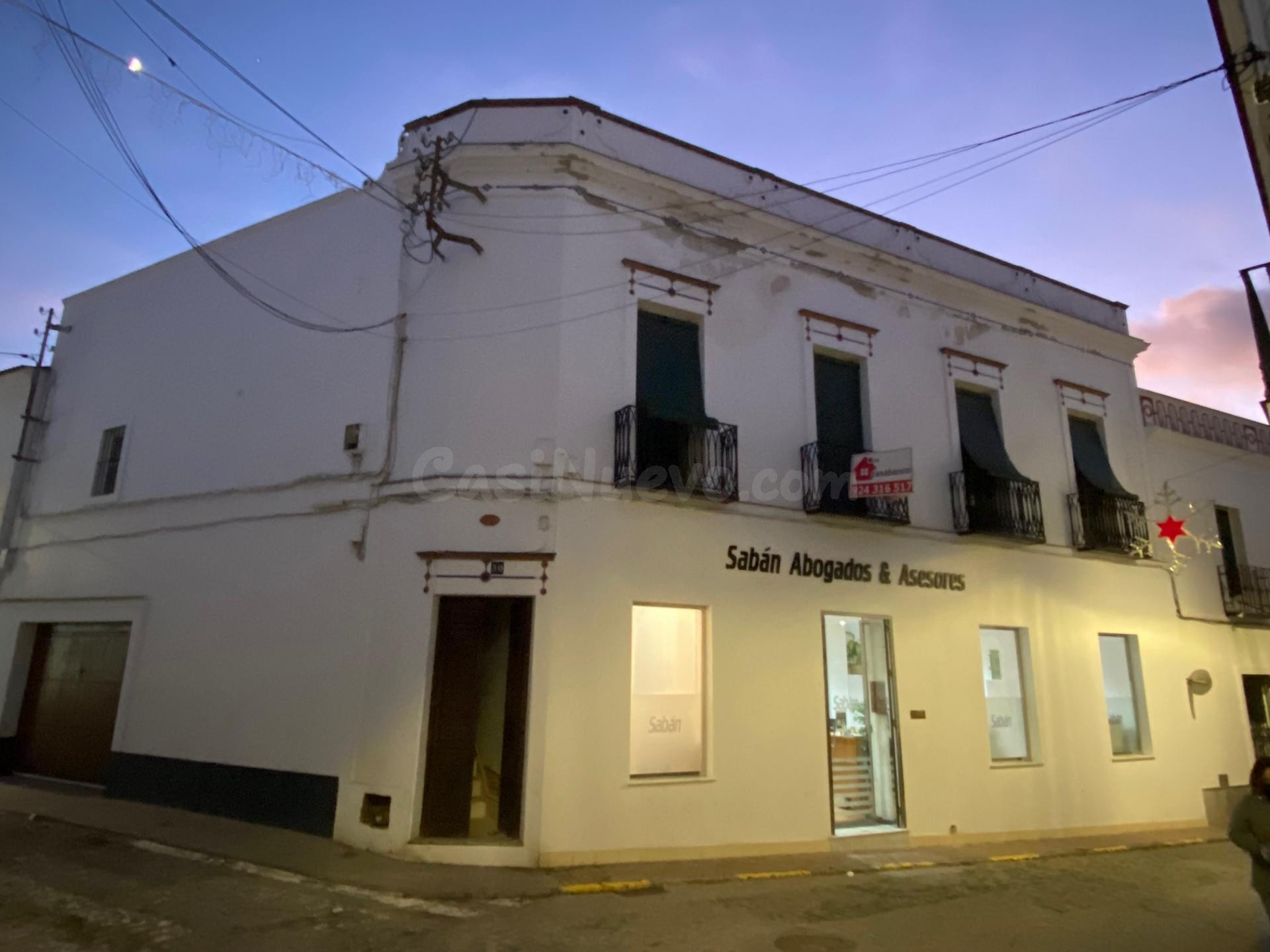 CASABANCO VENDE PISO CUATRO DORMITORIOS  FUENTE DE CANTOS.