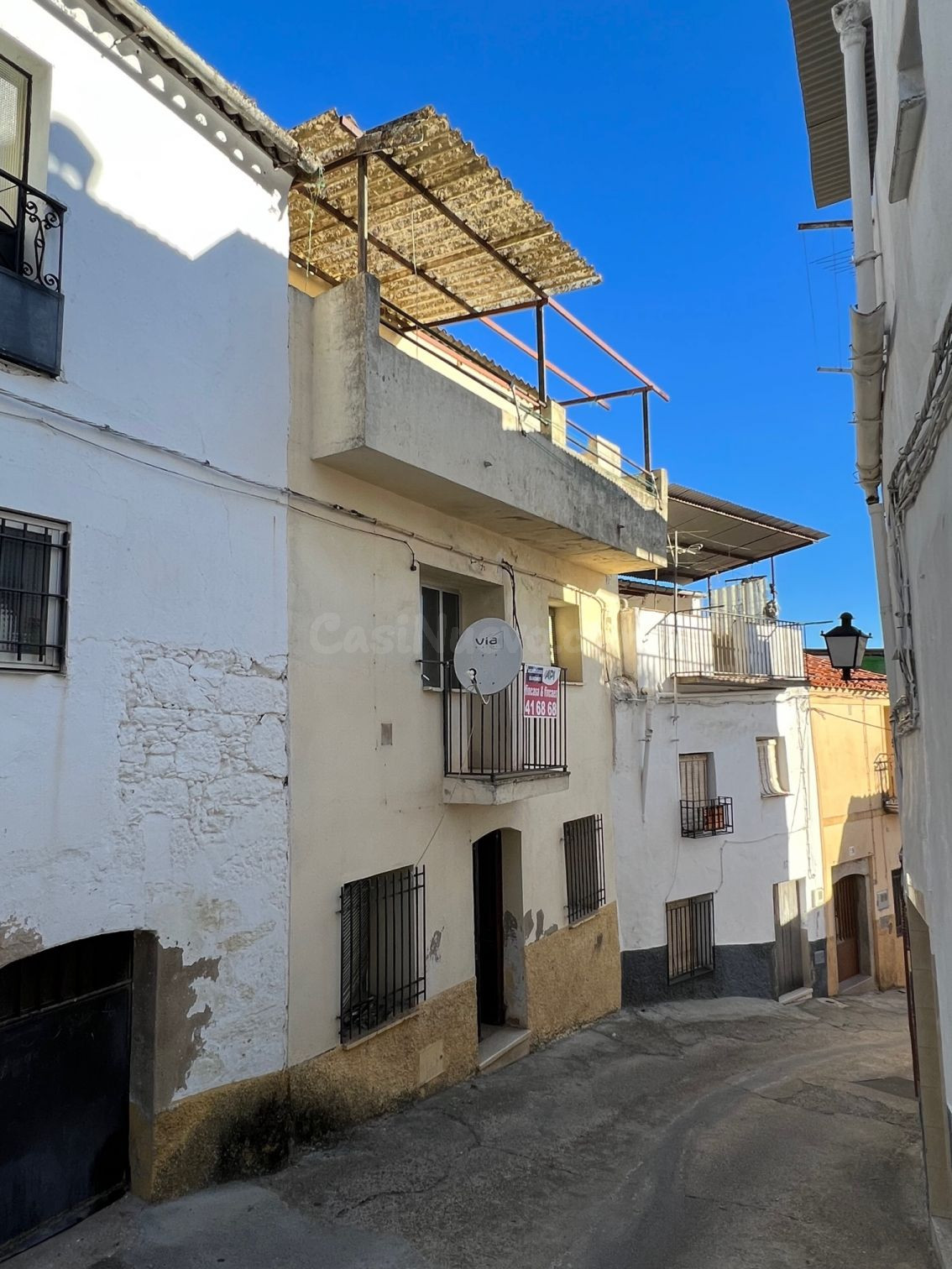 CASABANCO   VENDE    VIVIENDA  DE  CINCO DORMITORIOS EN  ALCUESCAR
