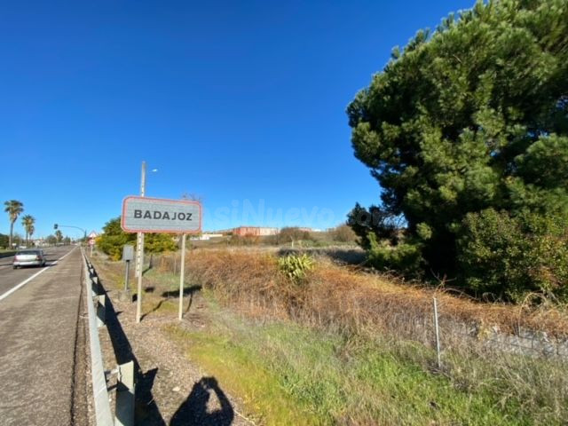 TERRENO RUSTICO EN BADAJOZ.