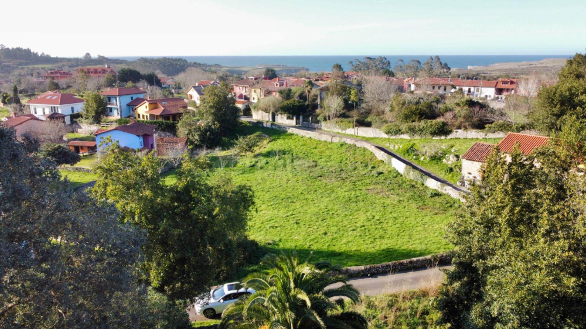 PARCELA A 600 M DE LA PLAYA DE GUADAMIA