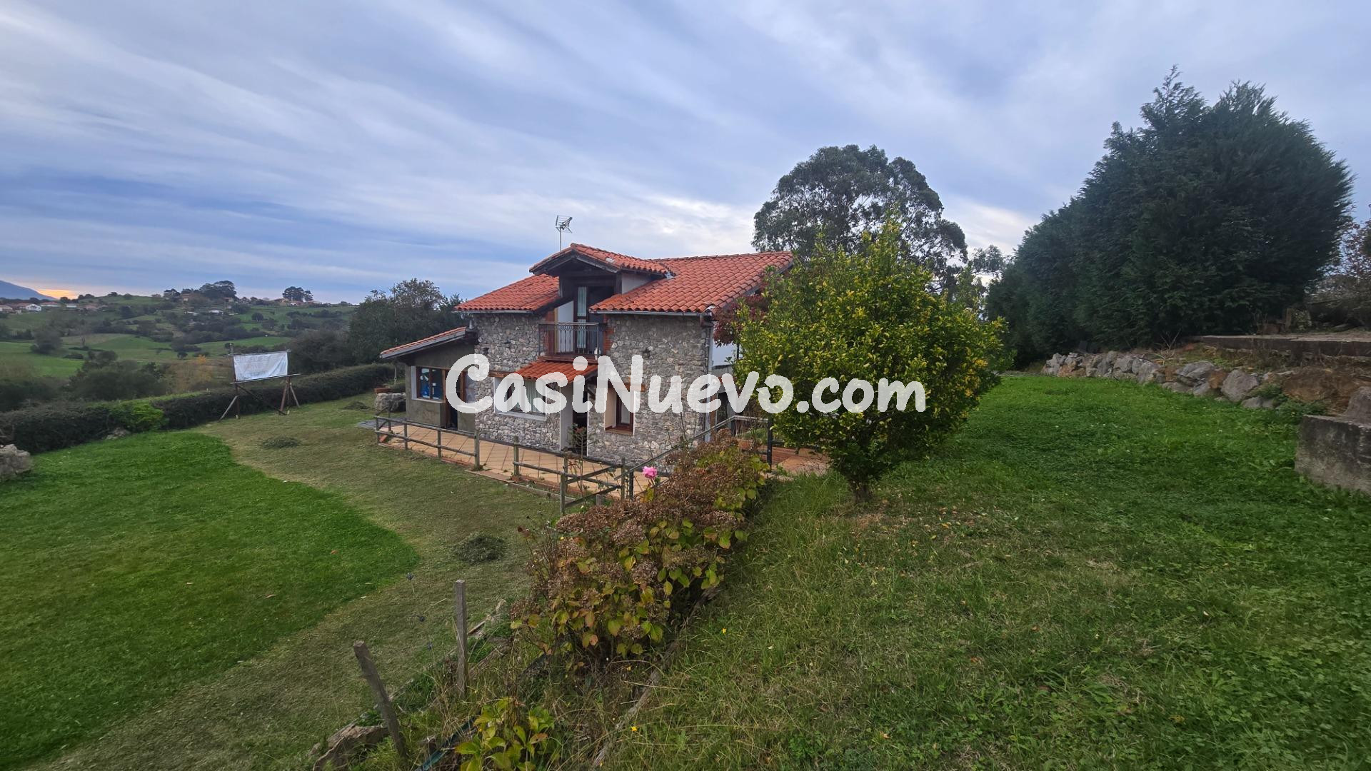 CASA CON DOS VIVIENDAD INDEPENDIENTES, TERRENO Y VISTAS A LO - foto 3