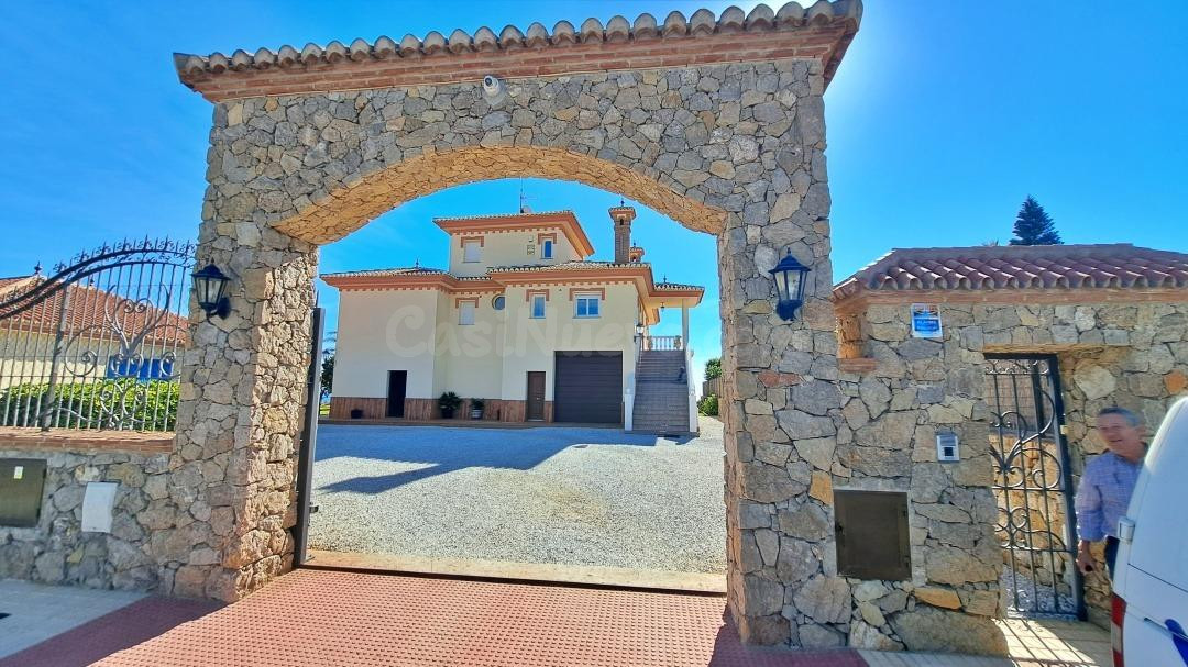 Villa exclusiva con fantásticas vistas al mar - foto 3