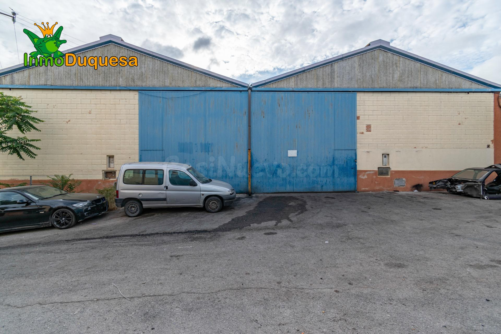 Nave industrial con 240 m2 en JUN.