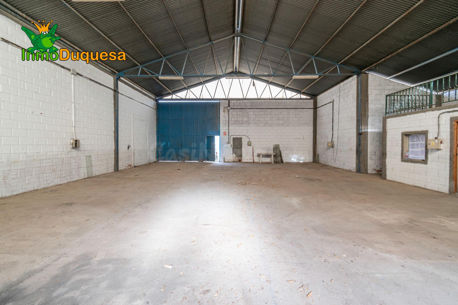 Nave industrial con 240 m2 en JUN. - foto 2