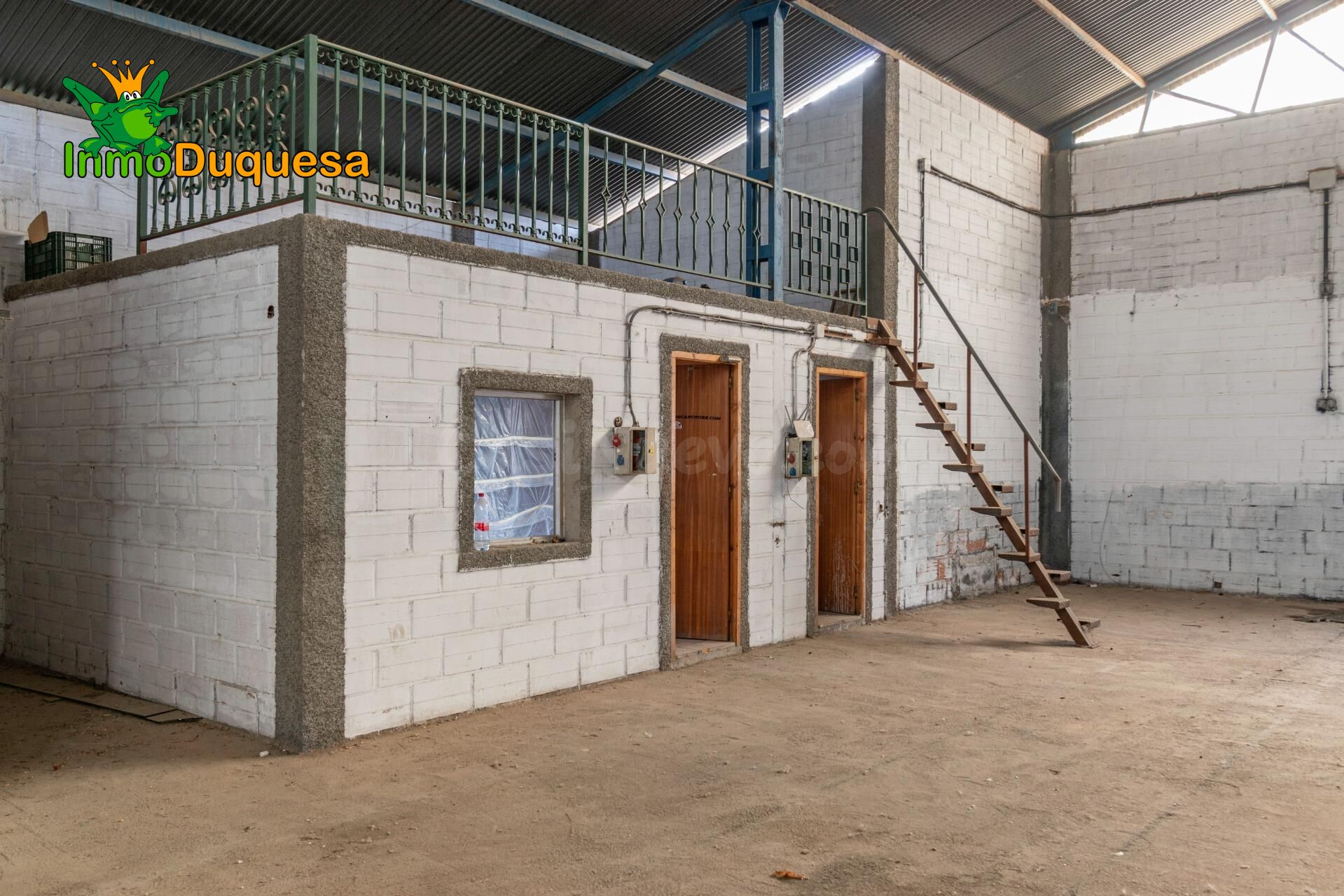 Nave industrial con 240 m2 en JUN. - foto 3