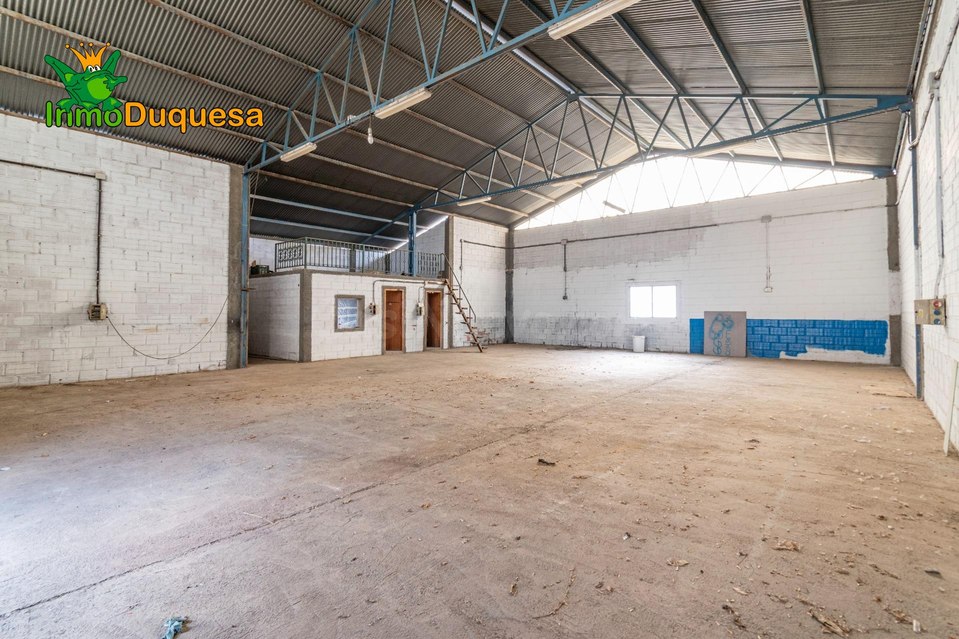 Nave industrial con 240 m2 en JUN. - foto 4