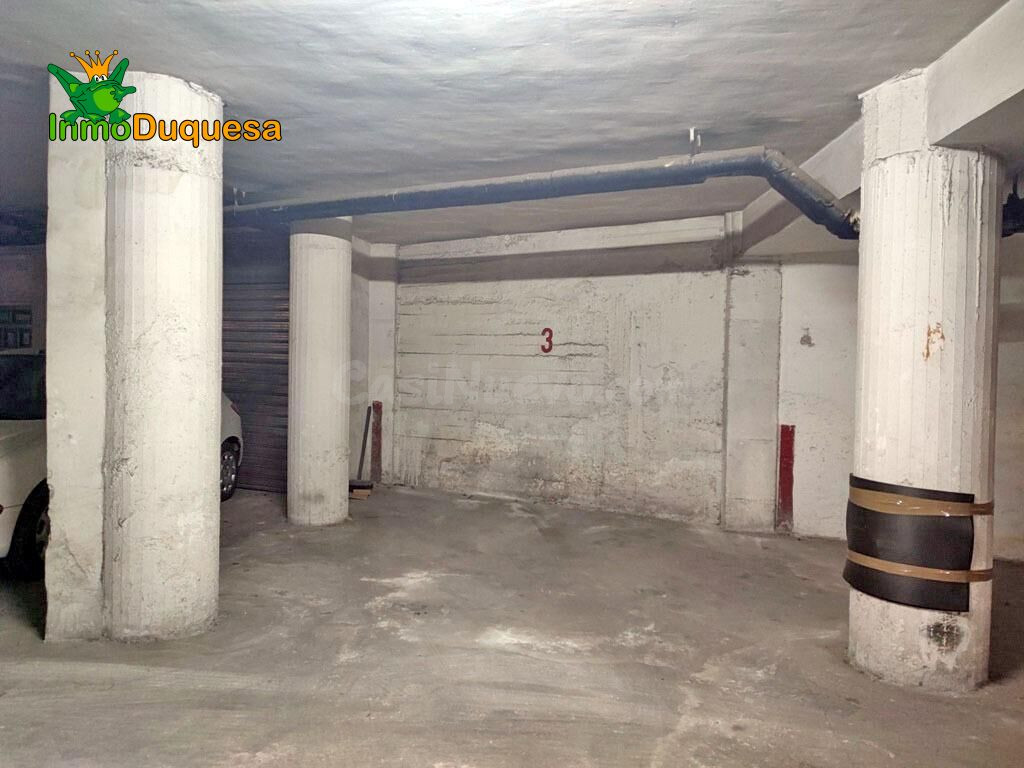 Aparcamiento para COCHE pequeño junto a Camino de Ronda. - foto 2