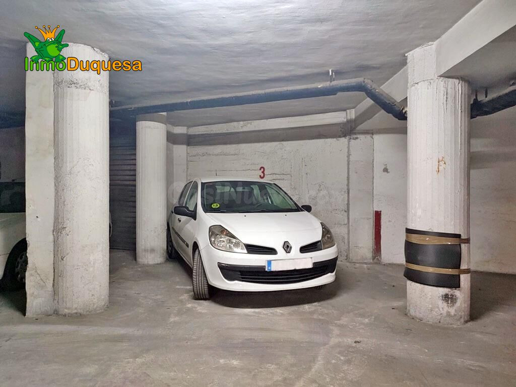 Aparcamiento para COCHE pequeño junto a Camino de Ronda. - foto 5