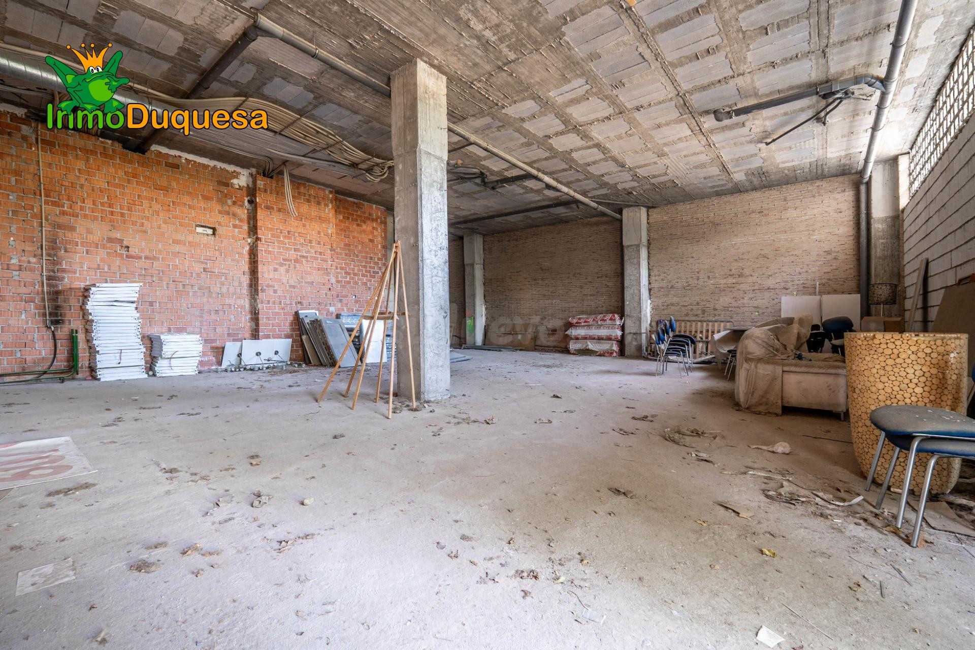 GRAN Local comercial junto al PTS. (Con mas de 150 m2) - foto 3