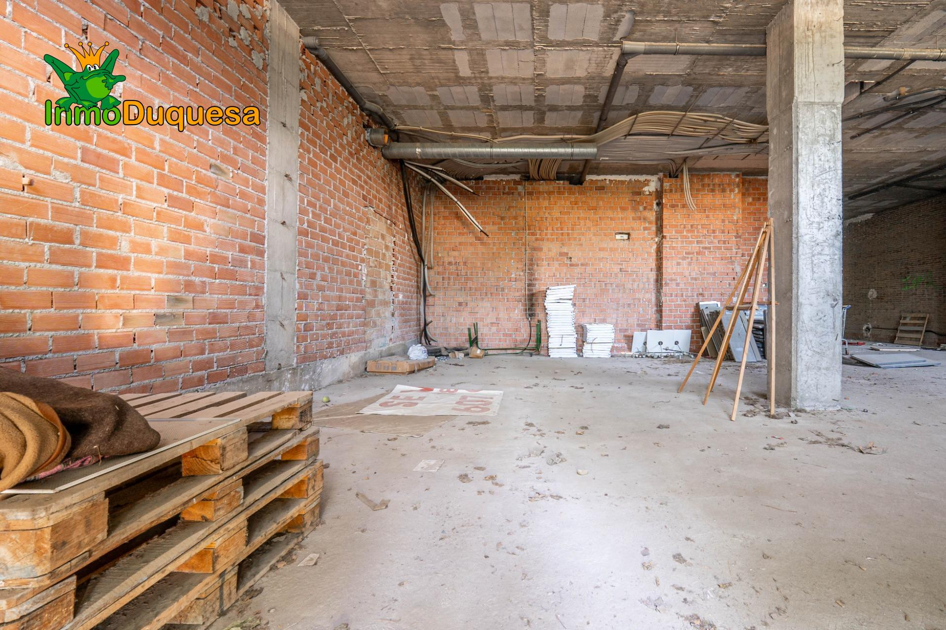 GRAN Local comercial junto al PTS. (Con mas de 150 m2) - foto 4