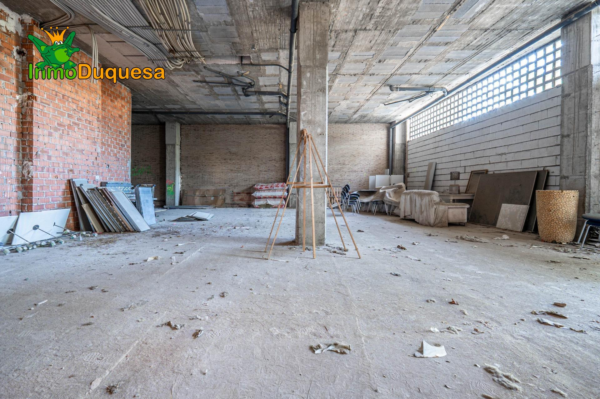 GRAN Local comercial junto al PTS. (Con mas de 150 m2) - foto 5