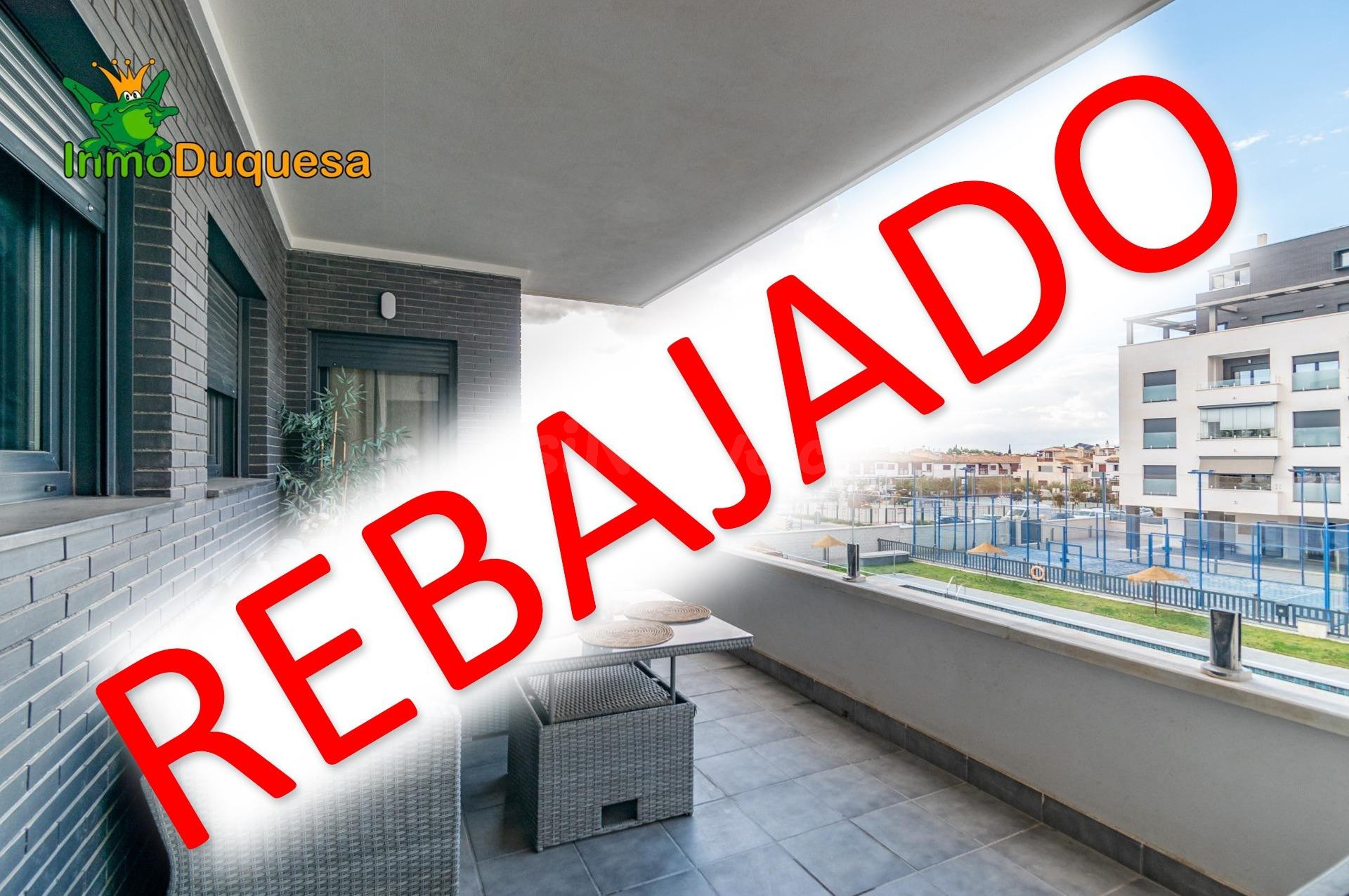Piso de LUJO con 3 Dorm. PK + TR. (Junto al C.C. Nevada)