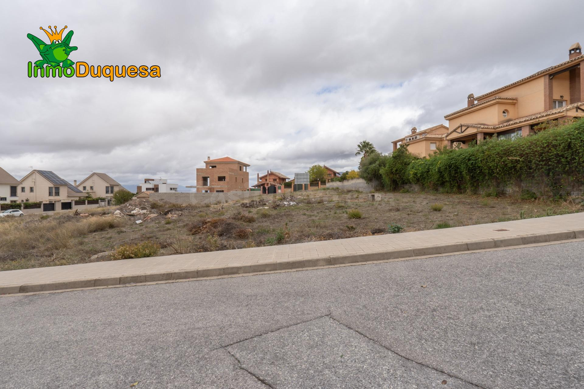 Solar urbano en Urb. "CAÑADAS DEL PARQUE" - foto 2