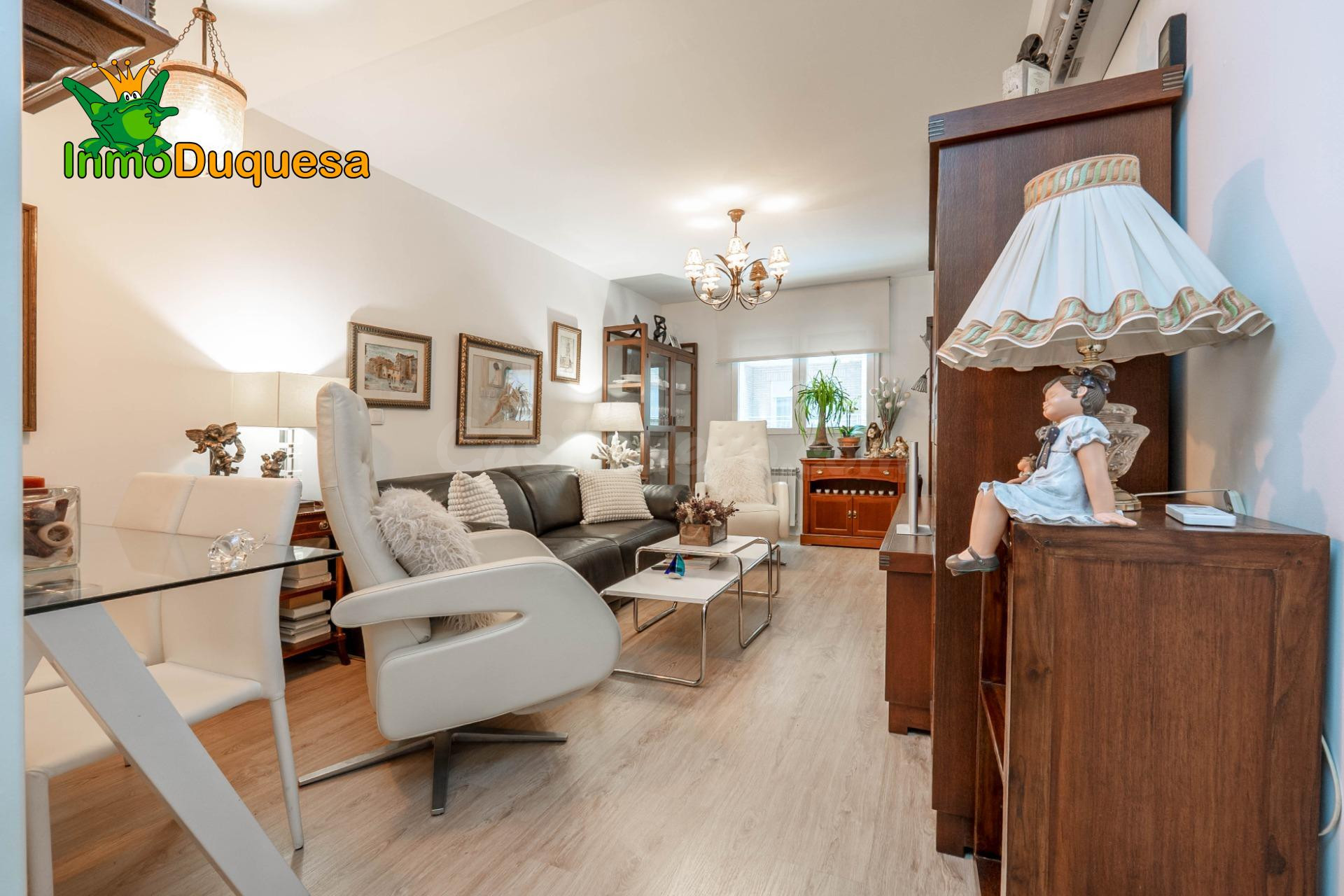 Piso de lujo REFORMADO para entrar a vivir con 3 dormitorios y 2 baños junto Arabial.