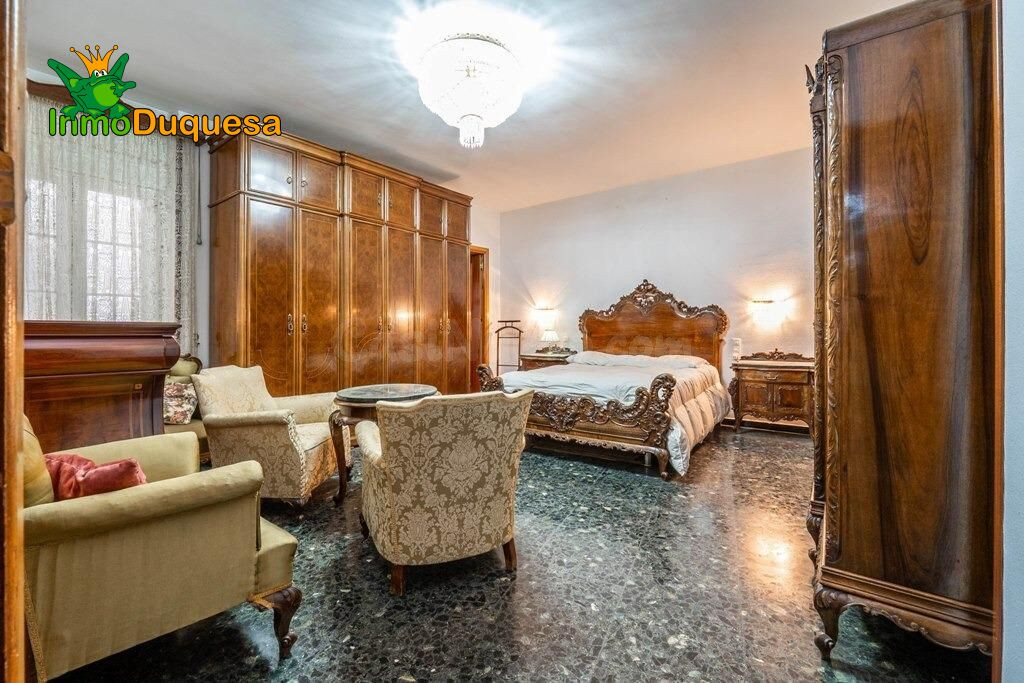 Piso junto plaza Socrates. con 4 Dorm. (Y aparcamiento opcio - foto 5