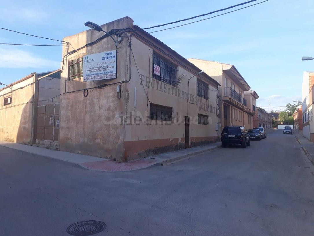 NAVE INDUSTRIAL EN TOBARRA DE 875 M2 - foto 4