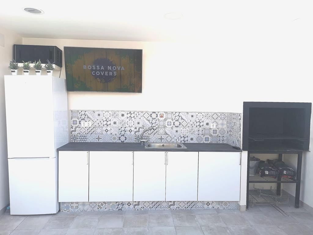 CASA DE UNA PLANTA CON TERRAZA DE 75 M2 EN PETRER - foto 5