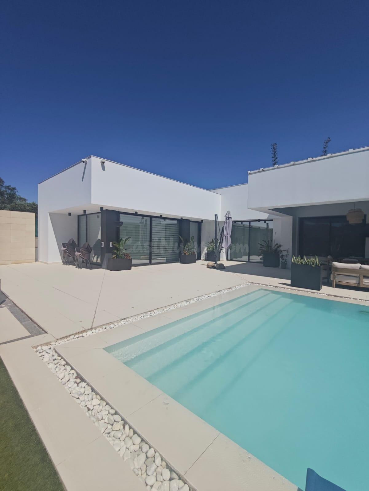 ESPECTACULAR CHALET CON TODO LUJO DE DETALLES EN PETRER - foto 3
