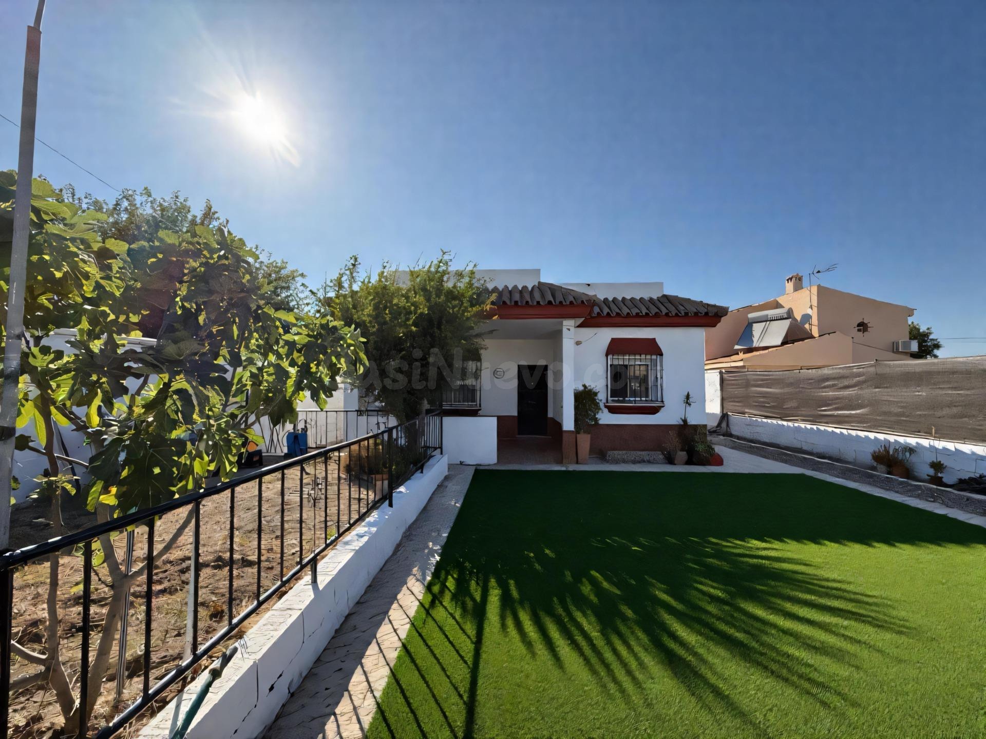 Exclusiva Propiedad con Dos Casas en Parcela de 500 m2 – Zon