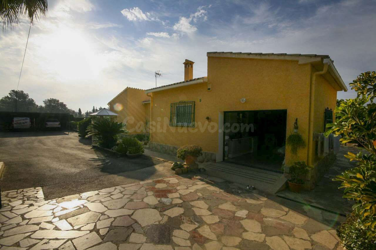 Villa en La Nucia - foto 4