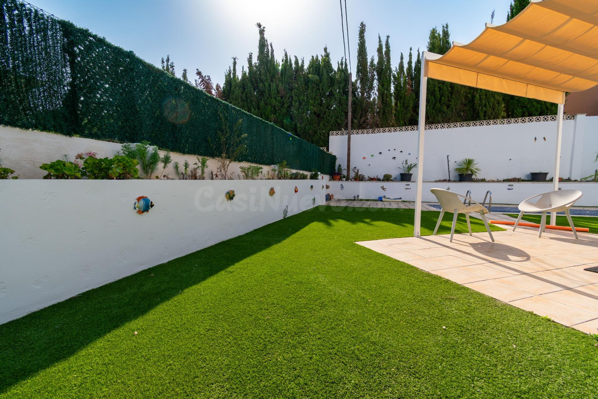 Chalet independiente de 200m2 con 538m2 de parcela, cuatro d - foto 5