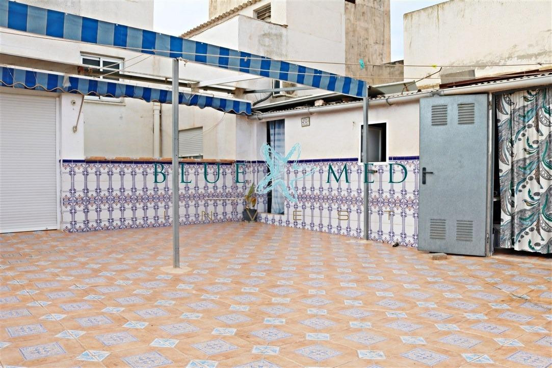 PISO CON AMPLIA TERRAZA EN SEGUNDA LÍNEA DEL PASEO MARÍTIMO - foto 2
