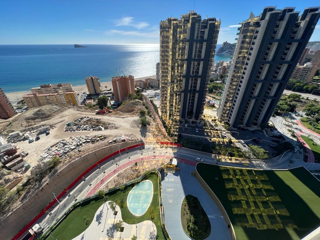 SE ALQUILA UN PISO EN INTEMPO, BENIDORM - foto 2