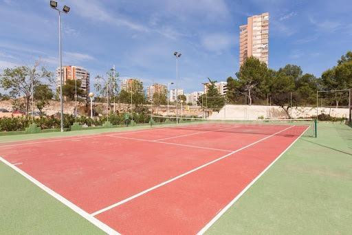 SE ALQUILA UN PISO EN LA PRIMERA LÍNEA DE PONIENTE, BENIDORM - foto 3