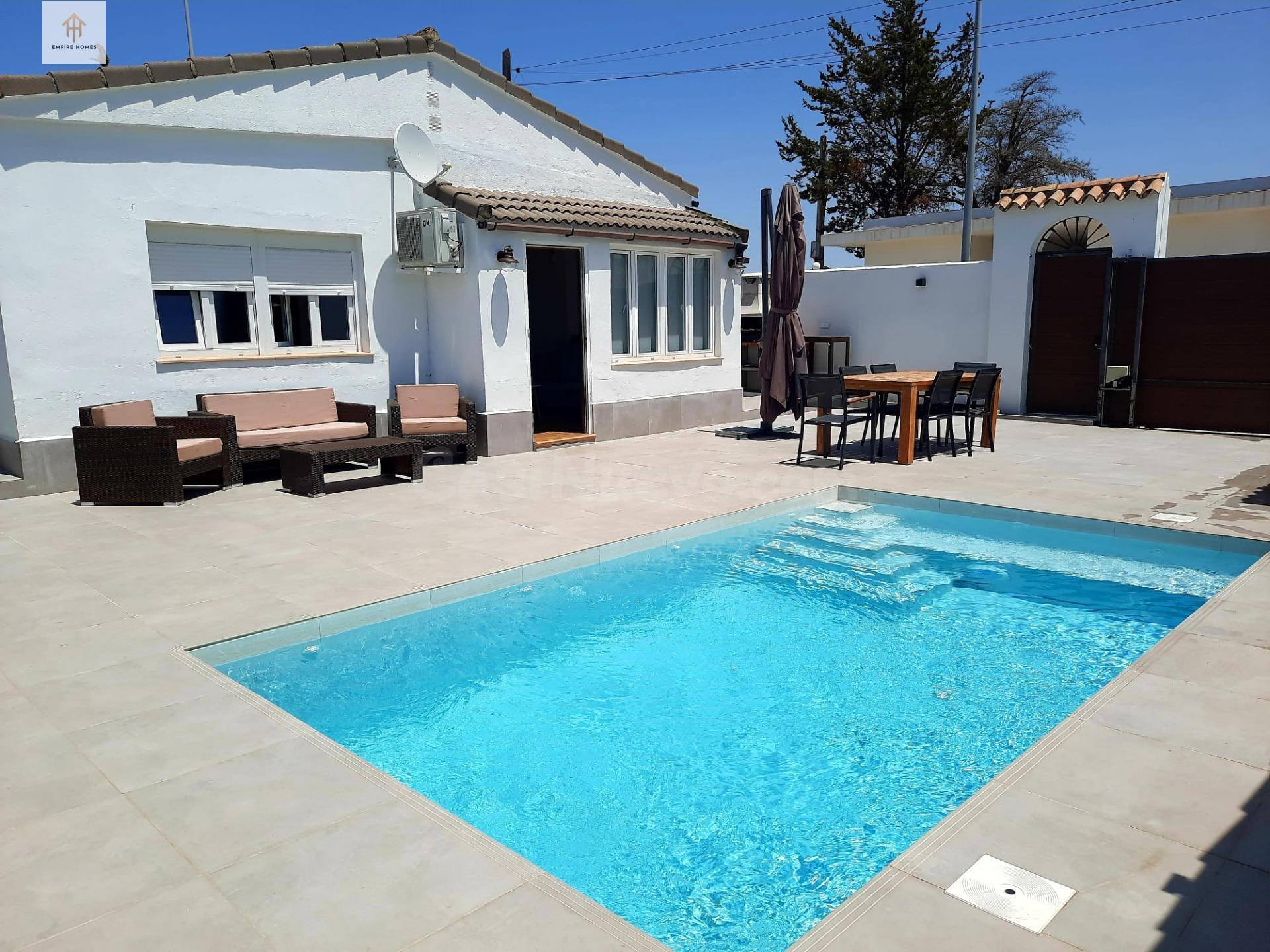 SE ALQUILA FABULOSA Villa en CÁDIZ (CHICLANA DE LA FRONTERA) - foto 2