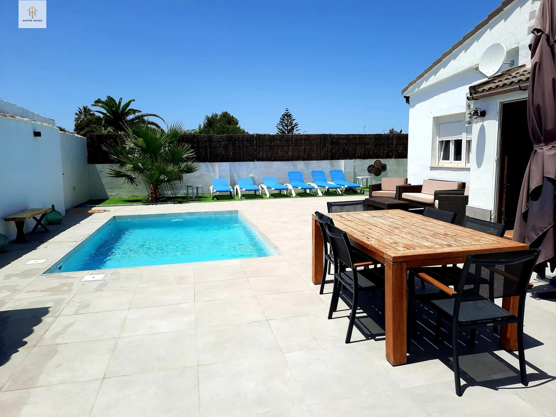 SE ALQUILA FABULOSA Villa en CÁDIZ (CHICLANA DE LA FRONTERA) - foto 3