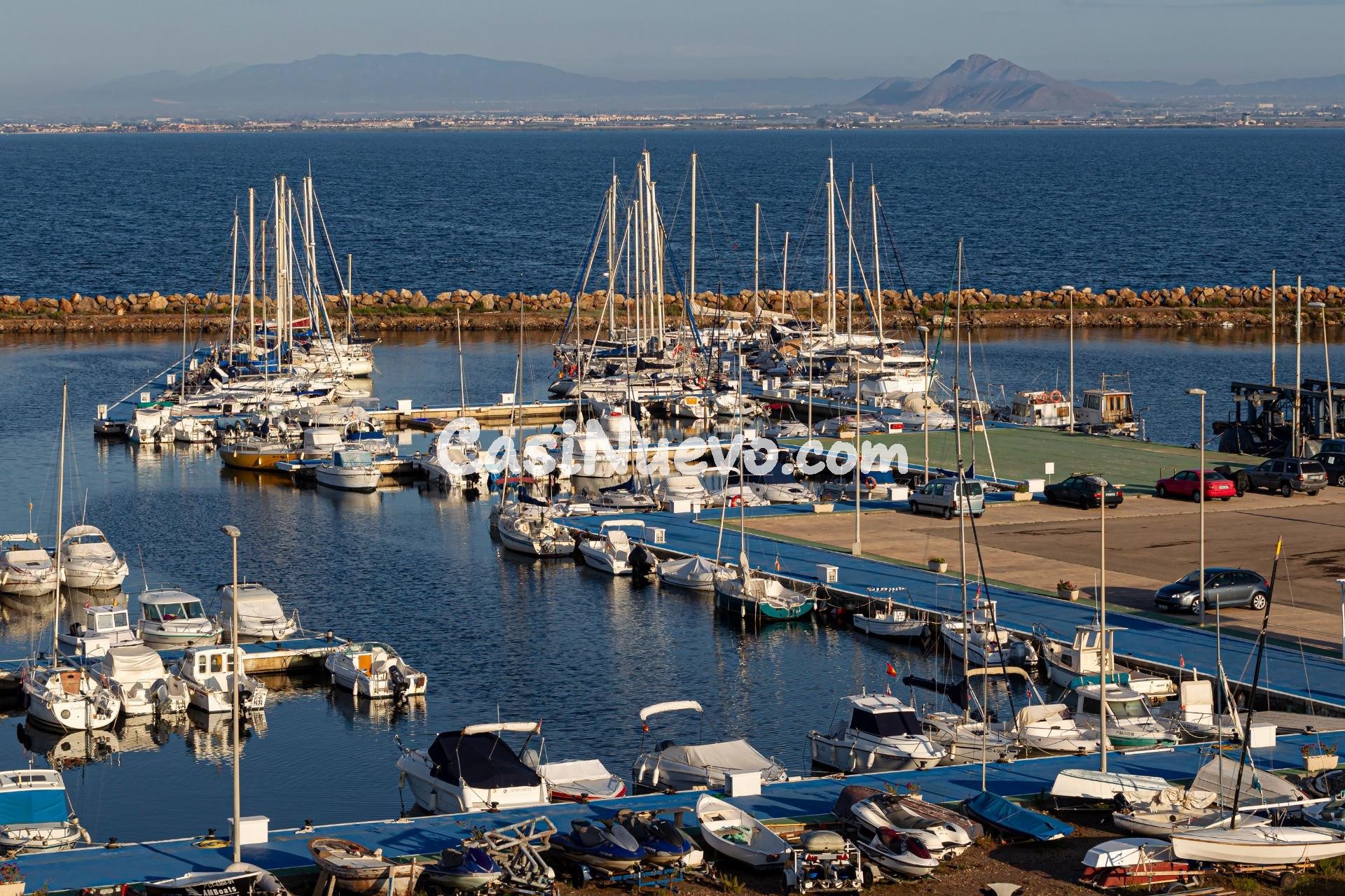 Amplio piso de dos dormitorios a estrenar en La Manga. ¡¡¡Totalmente amueblado!!!