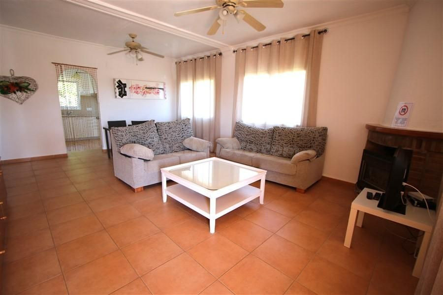 Amplia villa con 4 apartamentos independientes. - foto 3