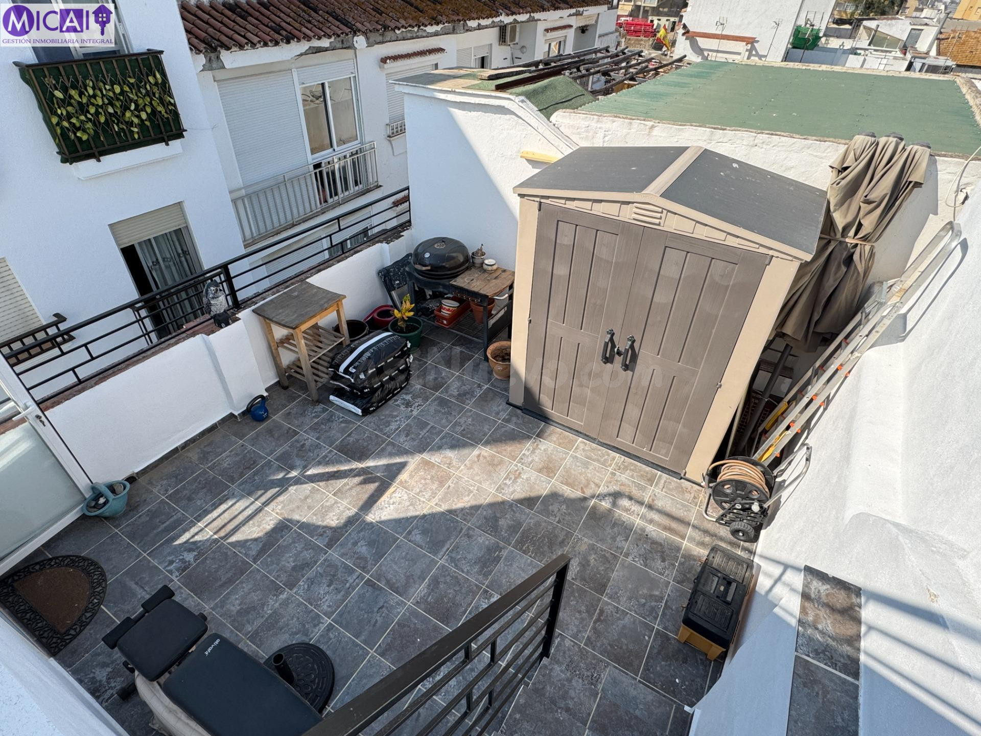 Impresionante casa reformada a dos calles de la Playa - foto 3
