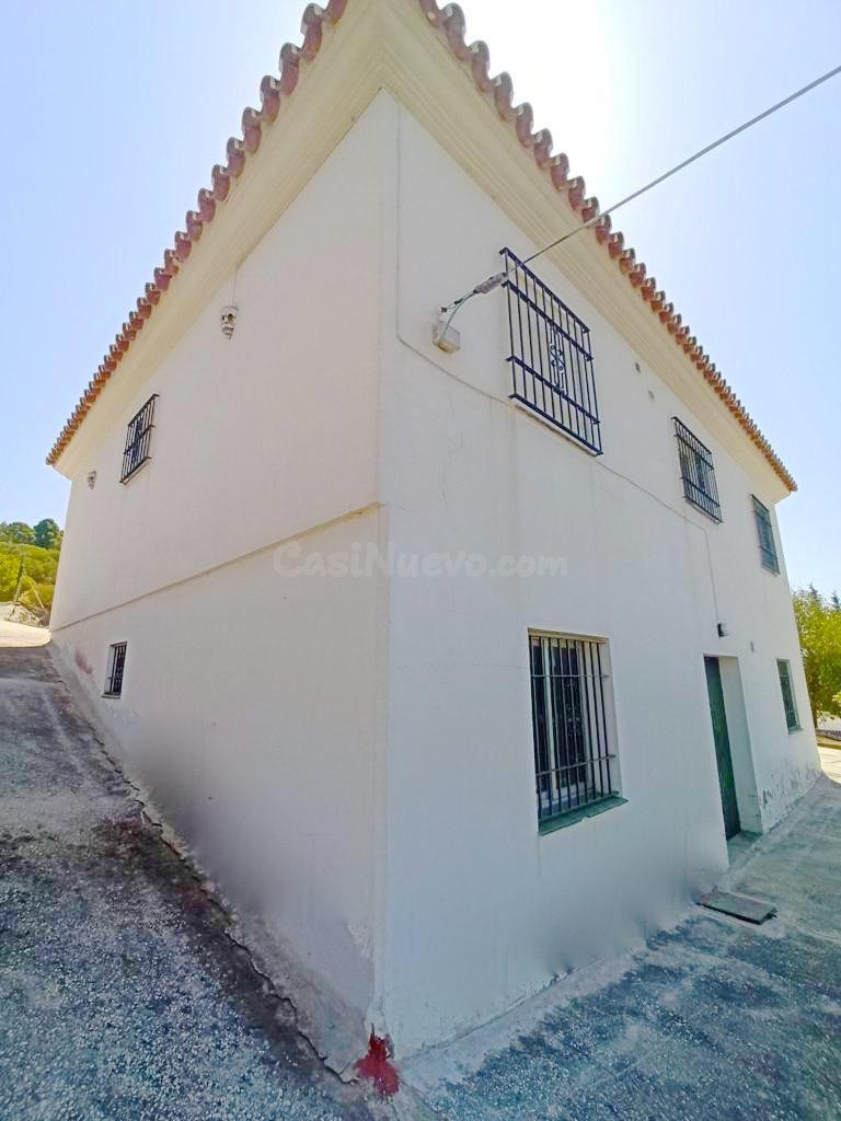 Finca Rústica con muchos metros de casa! - foto 4