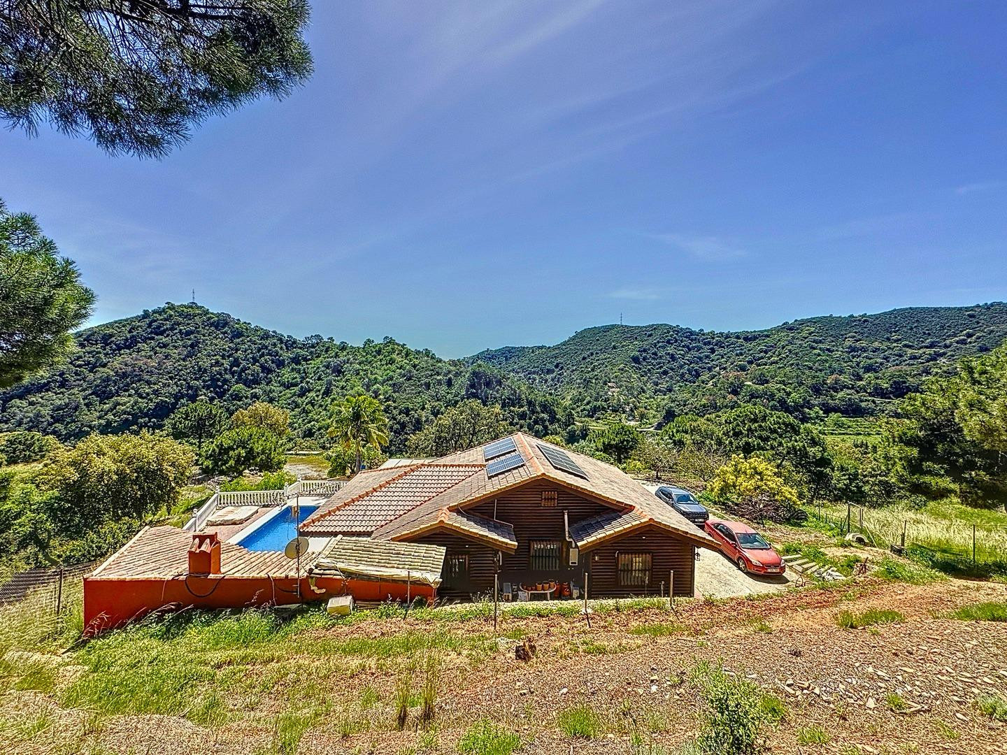Hermosa casa en el campo, con vistas espectaculares al mar y la montaña. - foto 3