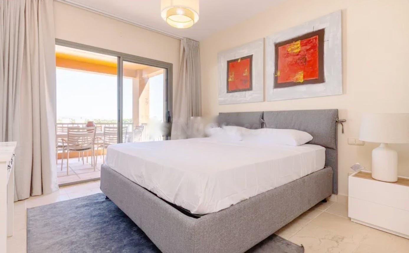 Magnifico apartamento entre Estepona y Marbella, urbanizació - foto 5