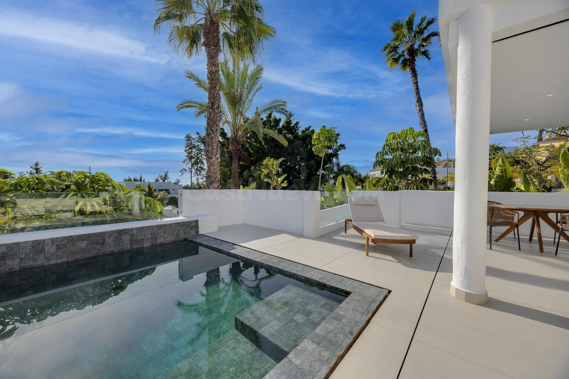 VILLA DE LUJO ENTRE MARBELLA Y ESTEPONA: UN RETIRO DE ENSUEÑ - foto 2