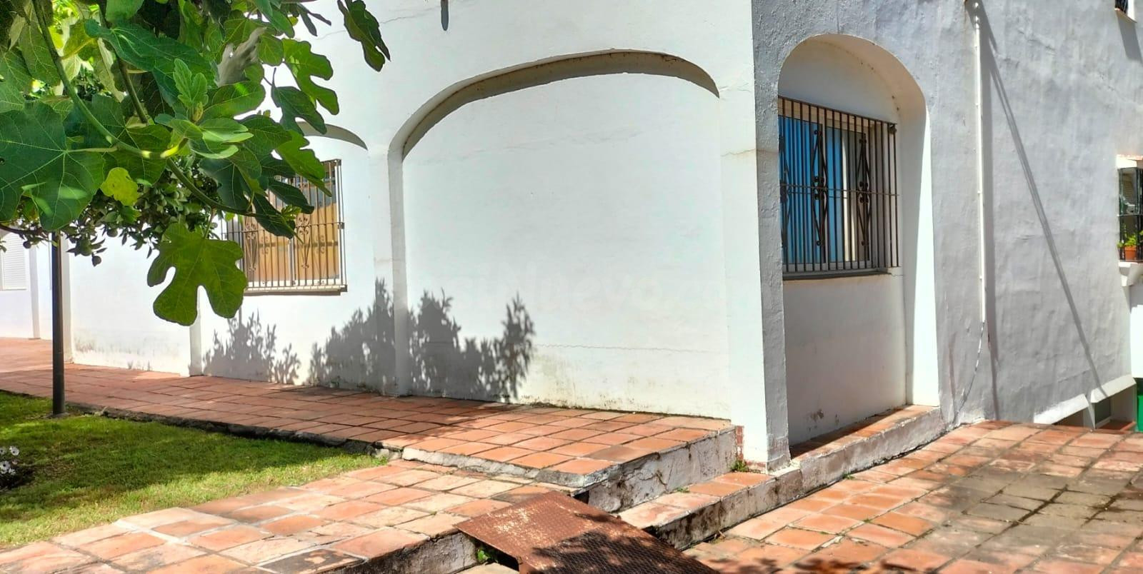OPORTUNIDAD ÚNICA: LOCAL CON POSIBILIDAD DE CAMBIO DE USO A  - foto 3