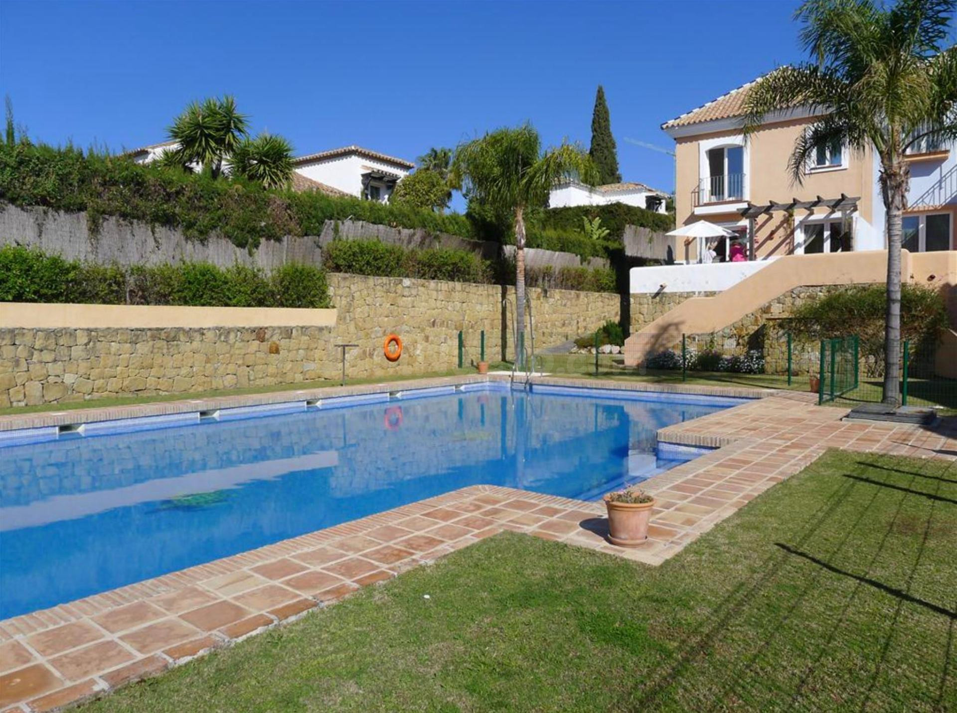 EXCLUSIVA VIVIENDA PAREADA EN ALOHA– NUEVA ANDALUCÍA, MARBEL - foto 4