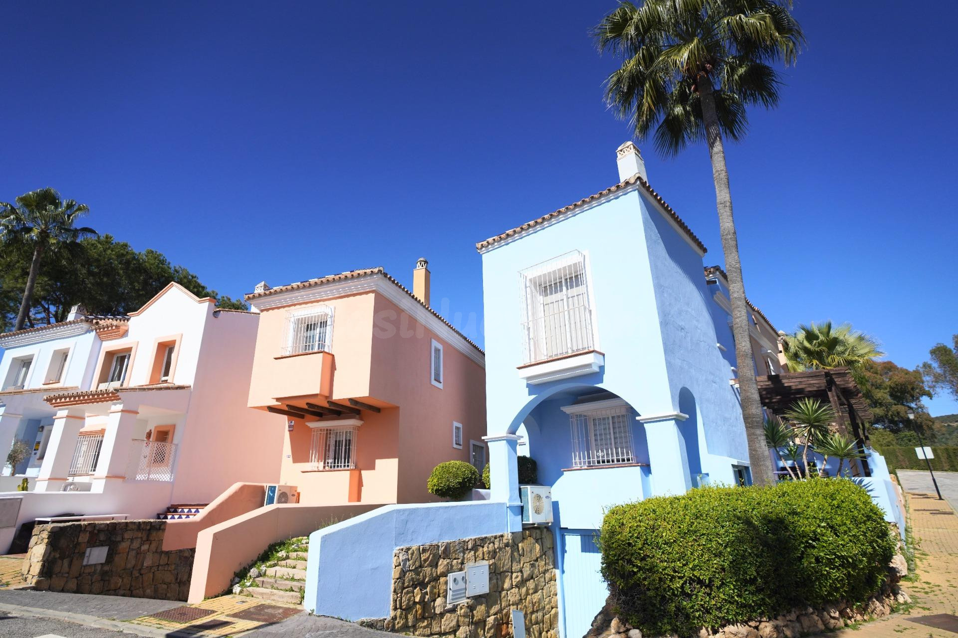 EXCLUSIVA VIVIENDA PAREADA EN ALOHA– NUEVA ANDALUCÍA, MARBEL - foto 5