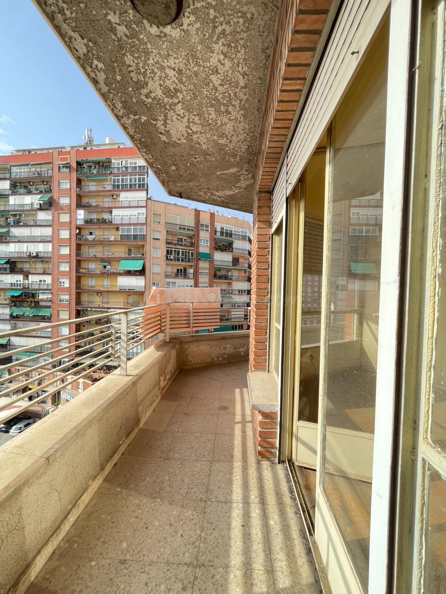 FANTASTICO PISO! en el Centro de Murcia - foto 3