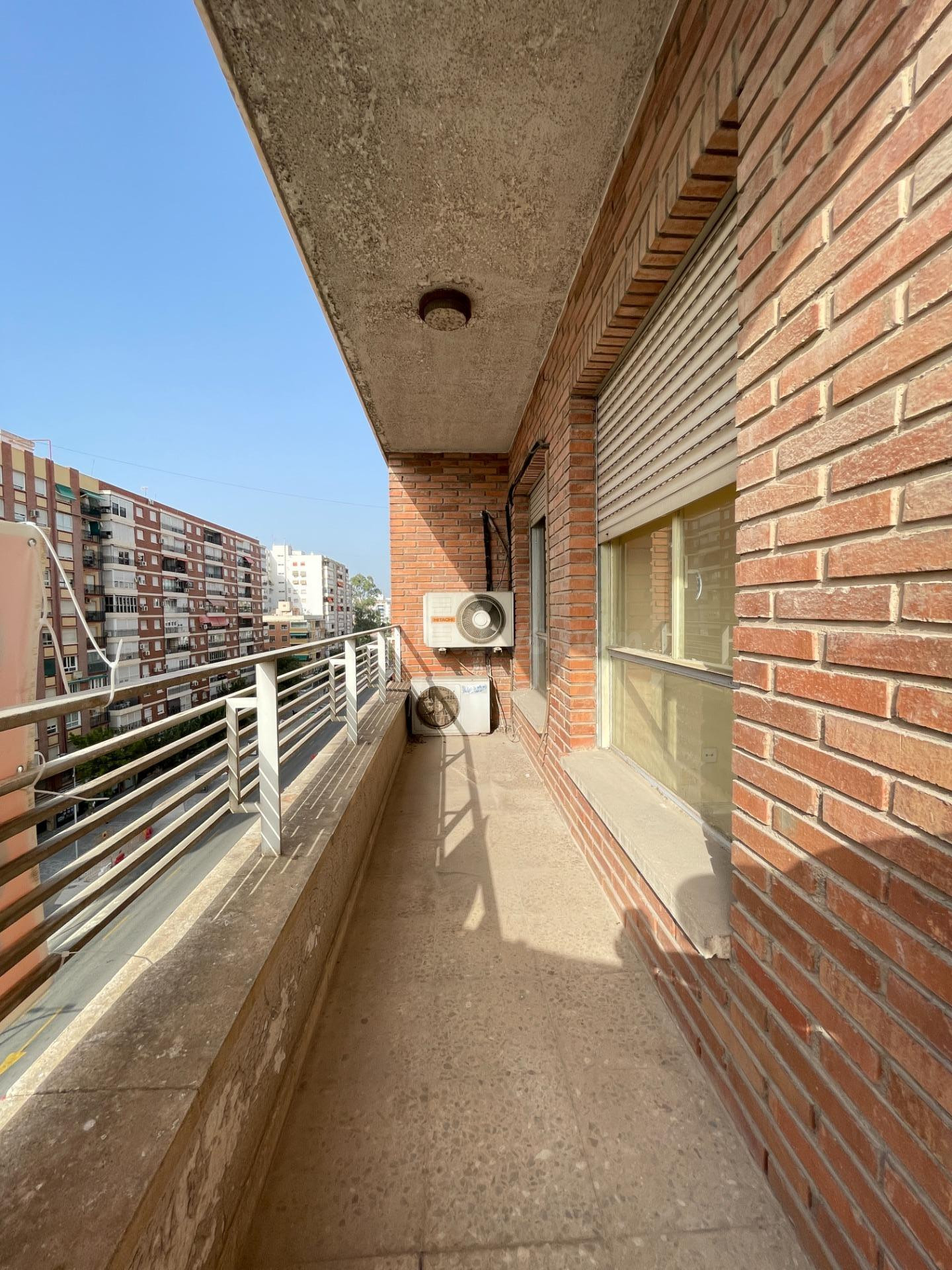 FANTASTICO PISO! en el Centro de Murcia - foto 4