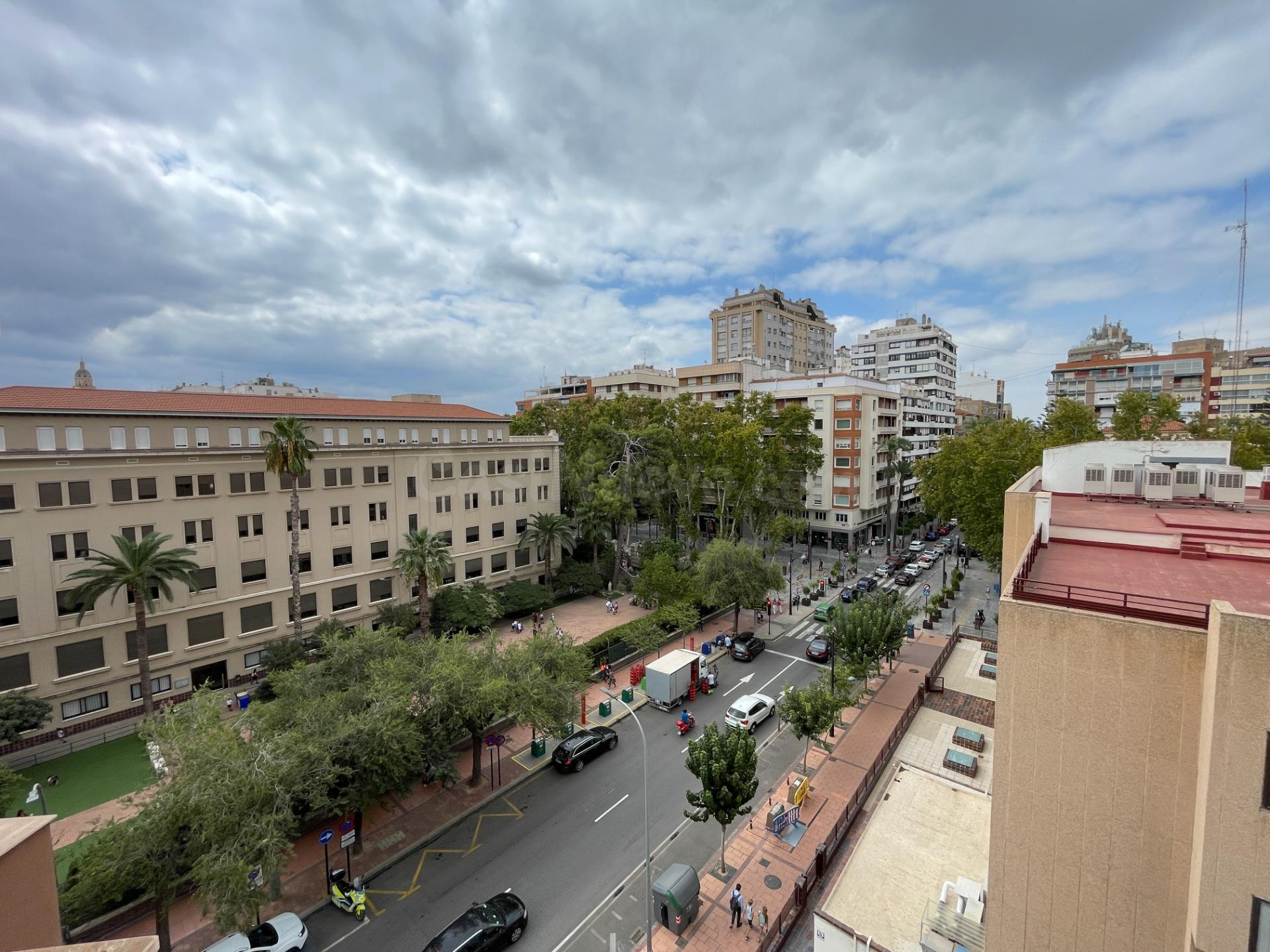 ESPECTACULAR Piso en Centro de Murcia - foto 4