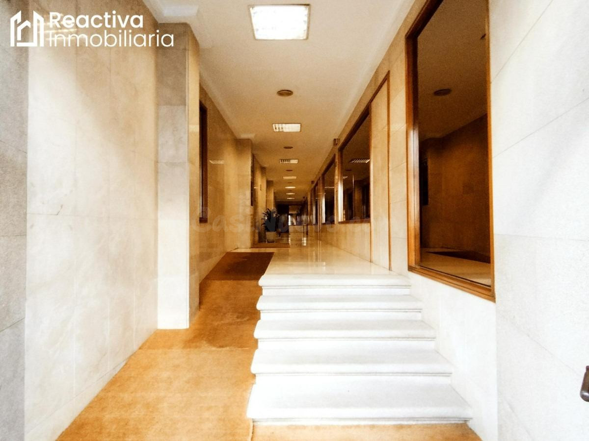 Piso céntrico de 4 habitaciones, luminoso - foto 3