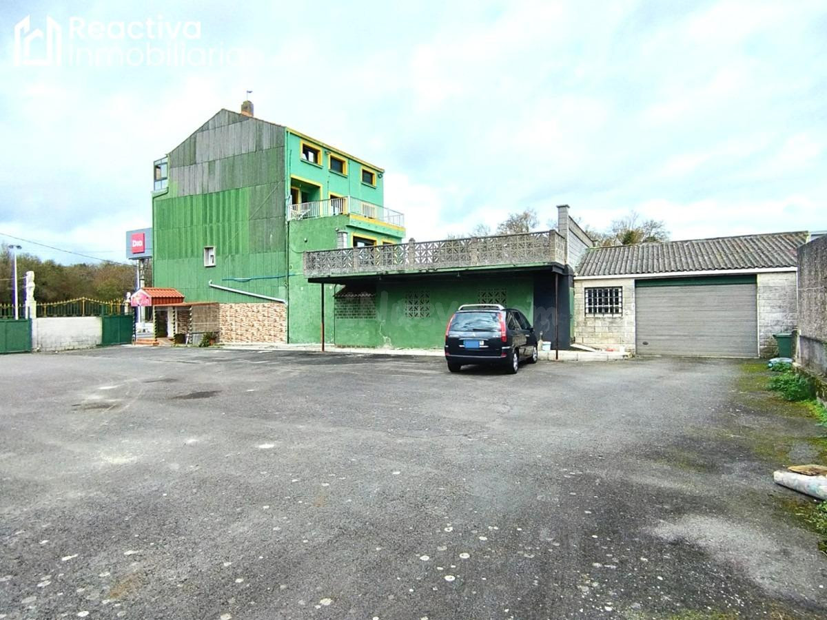 Casa de 4 plantas + sótano, con zona de parking de 500 m2 - foto 3